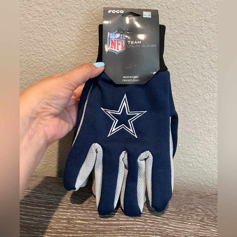 NFL Blue and Gray Dallas Cowboys Star Logo Utility Gloves NWT